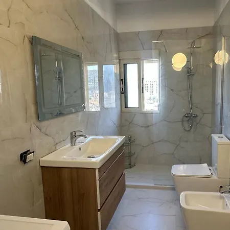 Osmenaj Seaside Apartment Vlore
